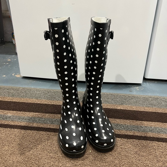 Women’s tall size 6 Rain Boots - Picture 2 of 4